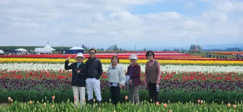 A few church members and guest to Woodburn's Tulip Festival